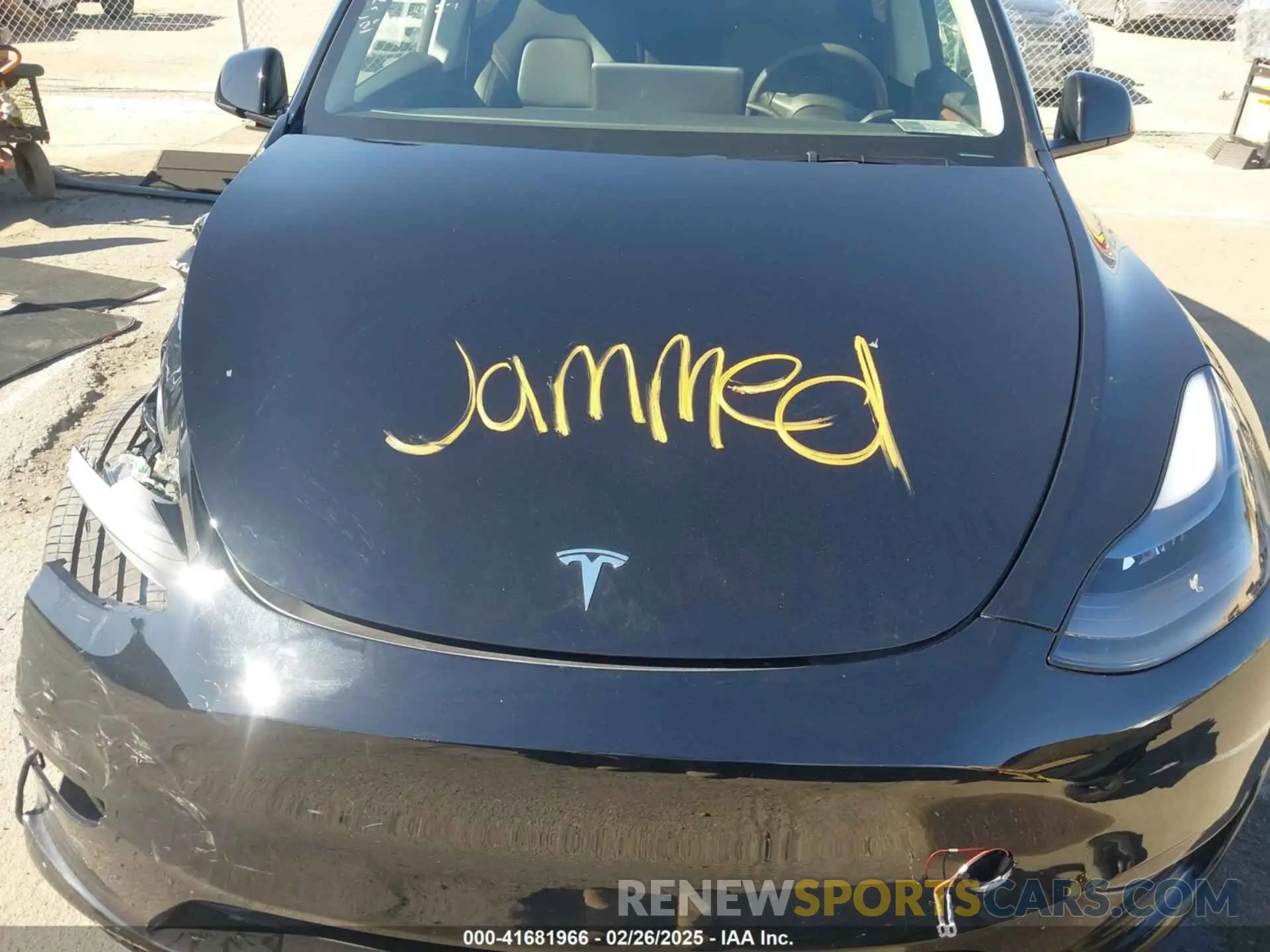 10 Photograph of a damaged car 7SAYGDEEXRF086655 TESLA MODEL Y 2024