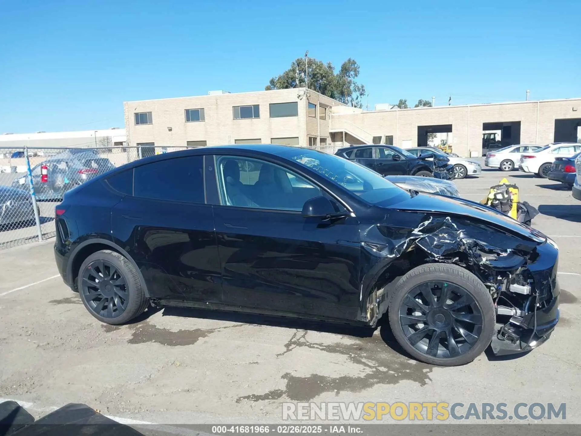 14 Photograph of a damaged car 7SAYGDEEXRF086655 TESLA MODEL Y 2024