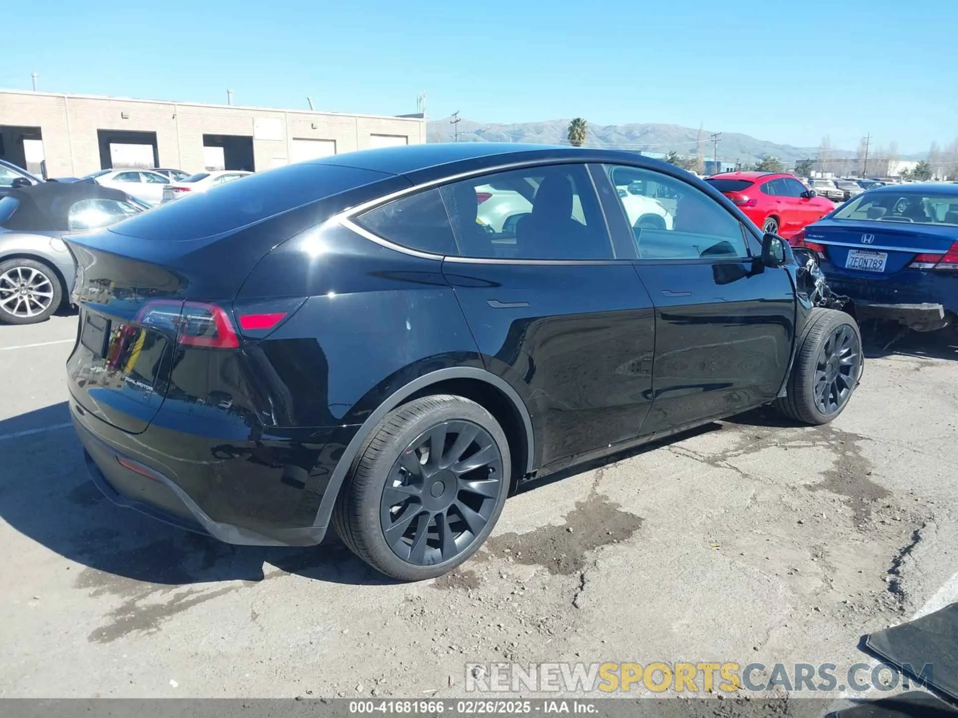 4 Photograph of a damaged car 7SAYGDEEXRF086655 TESLA MODEL Y 2024