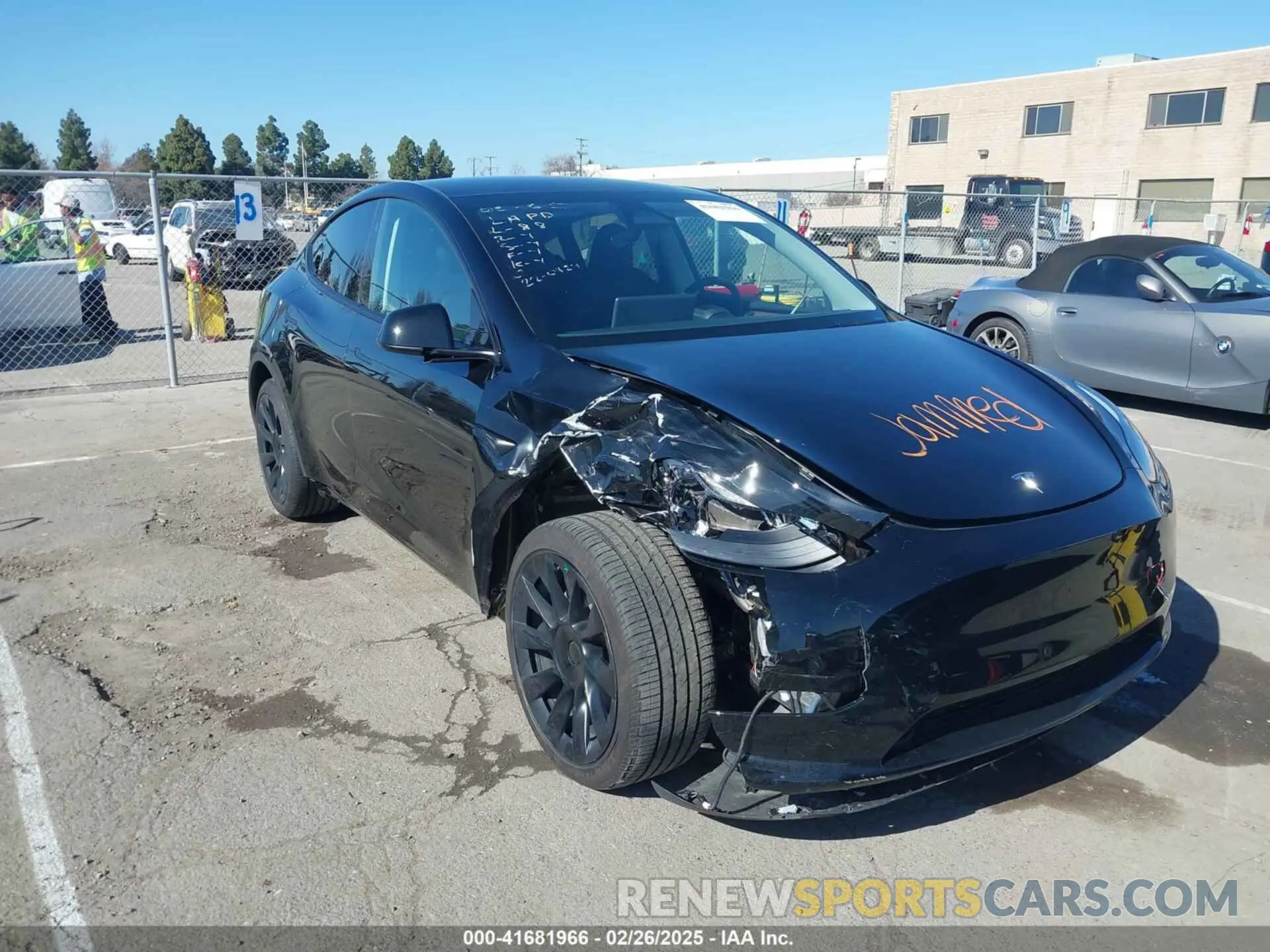 6 Photograph of a damaged car 7SAYGDEEXRF086655 TESLA MODEL Y 2024