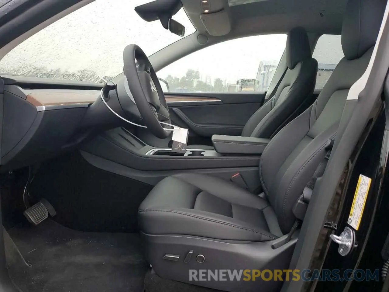 7 Photograph of a damaged car 7SAYGDEEXRF149334 TESLA MODEL Y 2024