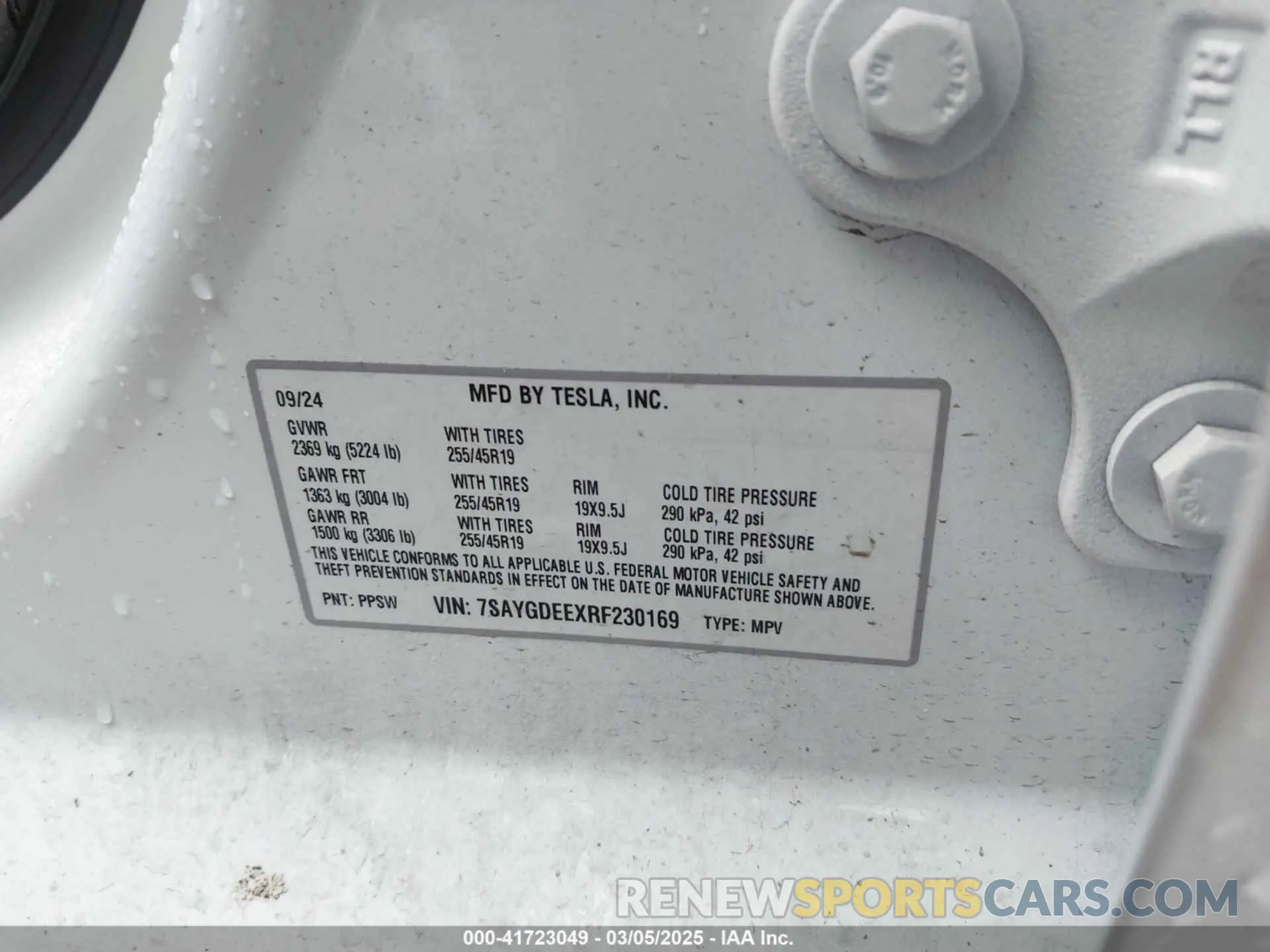 9 Photograph of a damaged car 7SAYGDEEXRF230169 TESLA MODEL Y 2024
