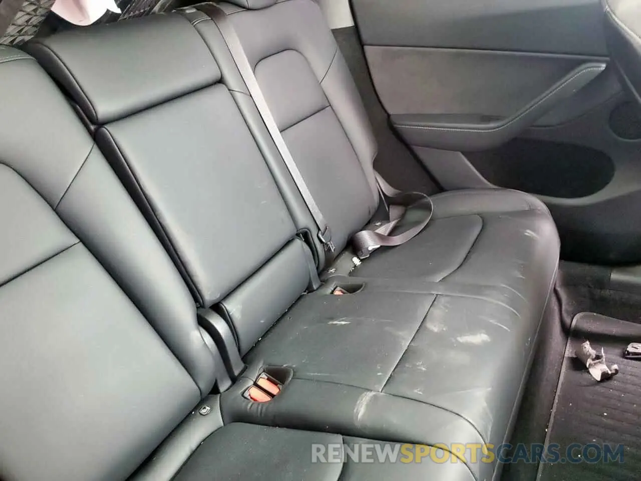 10 Photograph of a damaged car 7SAYGDEF0RA266605 TESLA MODEL Y 2024