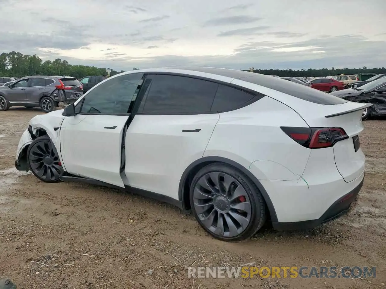 2 Photograph of a damaged car 7SAYGDEF0RA266605 TESLA MODEL Y 2024