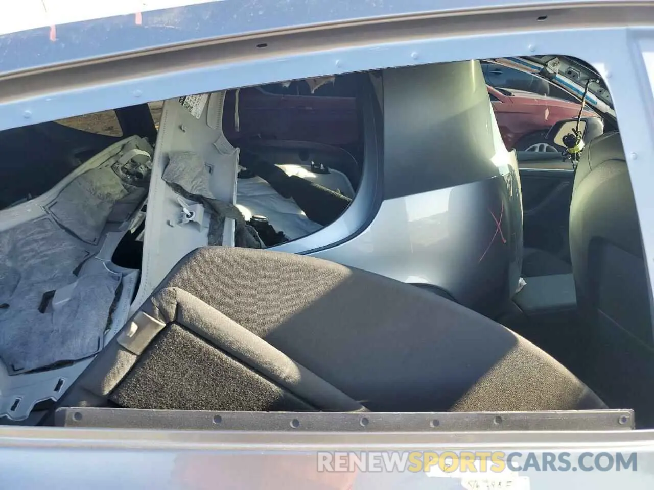 10 Photograph of a damaged car 7SAYGDEF0RA292511 TESLA MODEL Y 2024