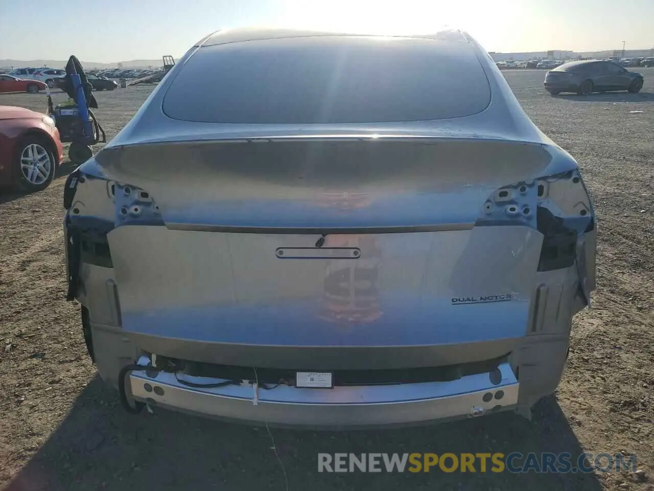 6 Photograph of a damaged car 7SAYGDEF0RA292511 TESLA MODEL Y 2024