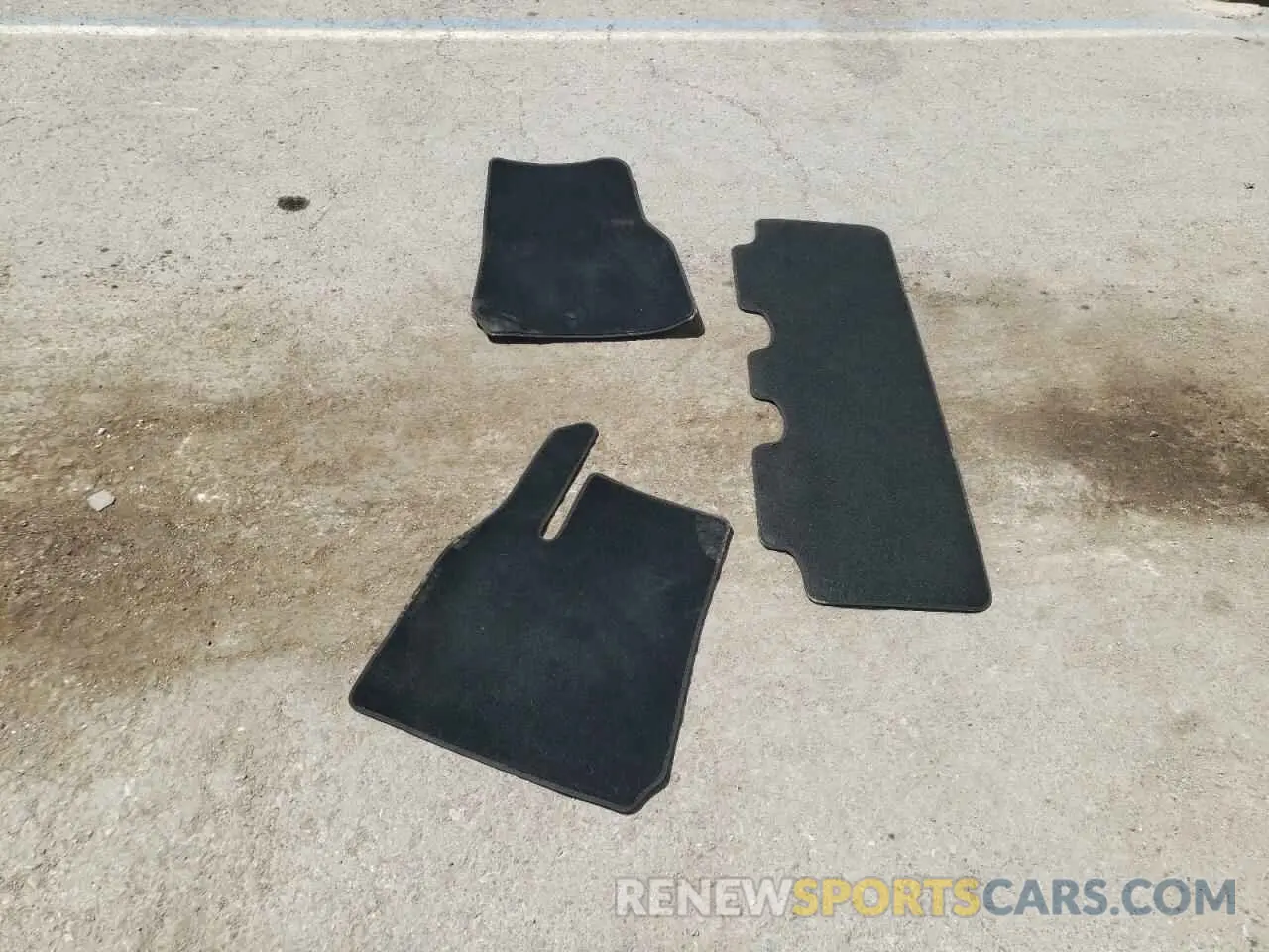 12 Photograph of a damaged car 7SAYGDEF0RF022083 TESLA MODEL Y 2024