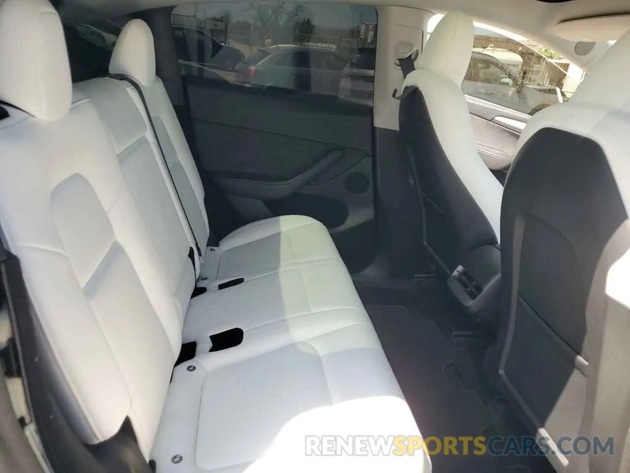 10 Photograph of a damaged car 7SAYGDEF0RF024089 TESLA MODEL Y 2024