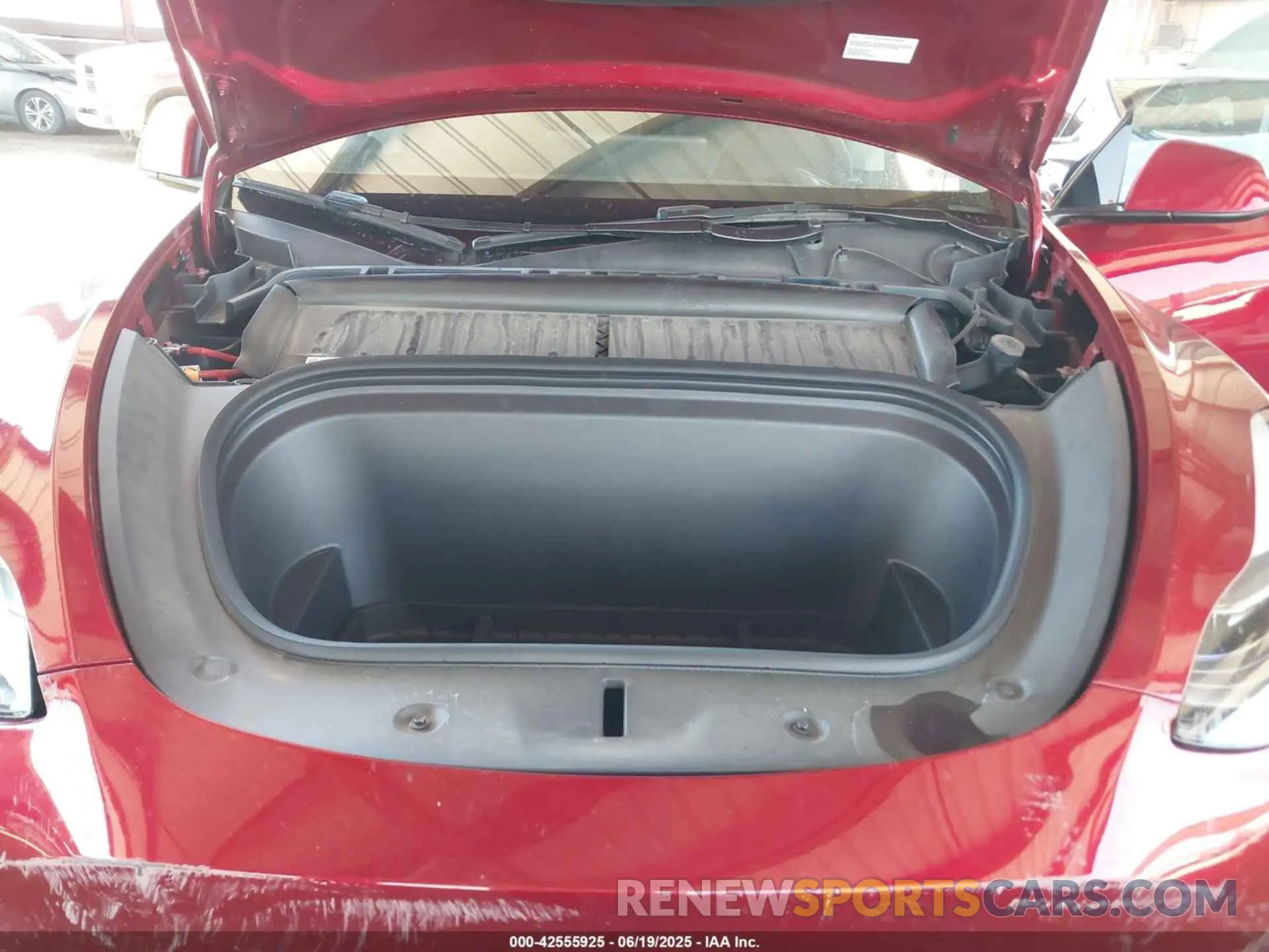 10 Photograph of a damaged car 7SAYGDEF0RF048313 TESLA MODEL Y 2024