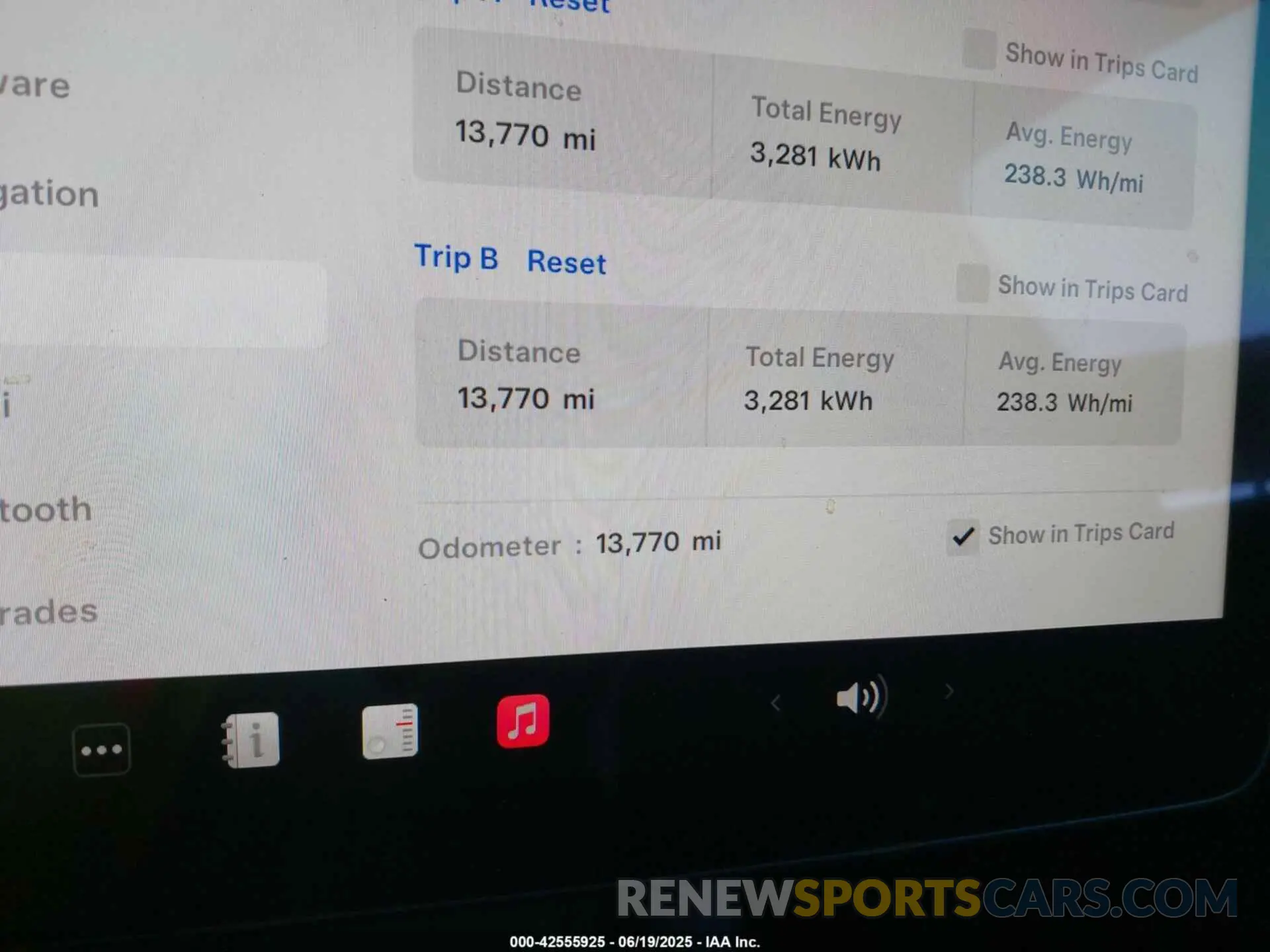 15 Photograph of a damaged car 7SAYGDEF0RF048313 TESLA MODEL Y 2024