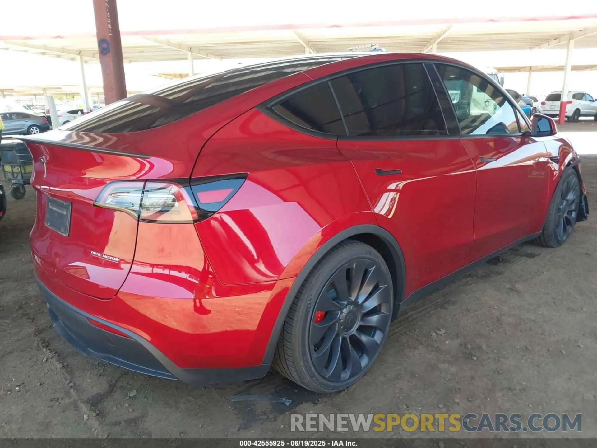 4 Photograph of a damaged car 7SAYGDEF0RF048313 TESLA MODEL Y 2024