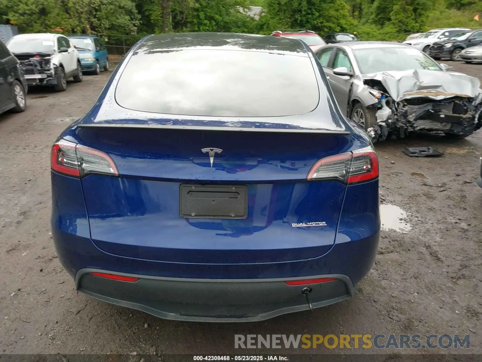 16 Photograph of a damaged car 7SAYGDEF1RA265382 TESLA MODEL Y 2024