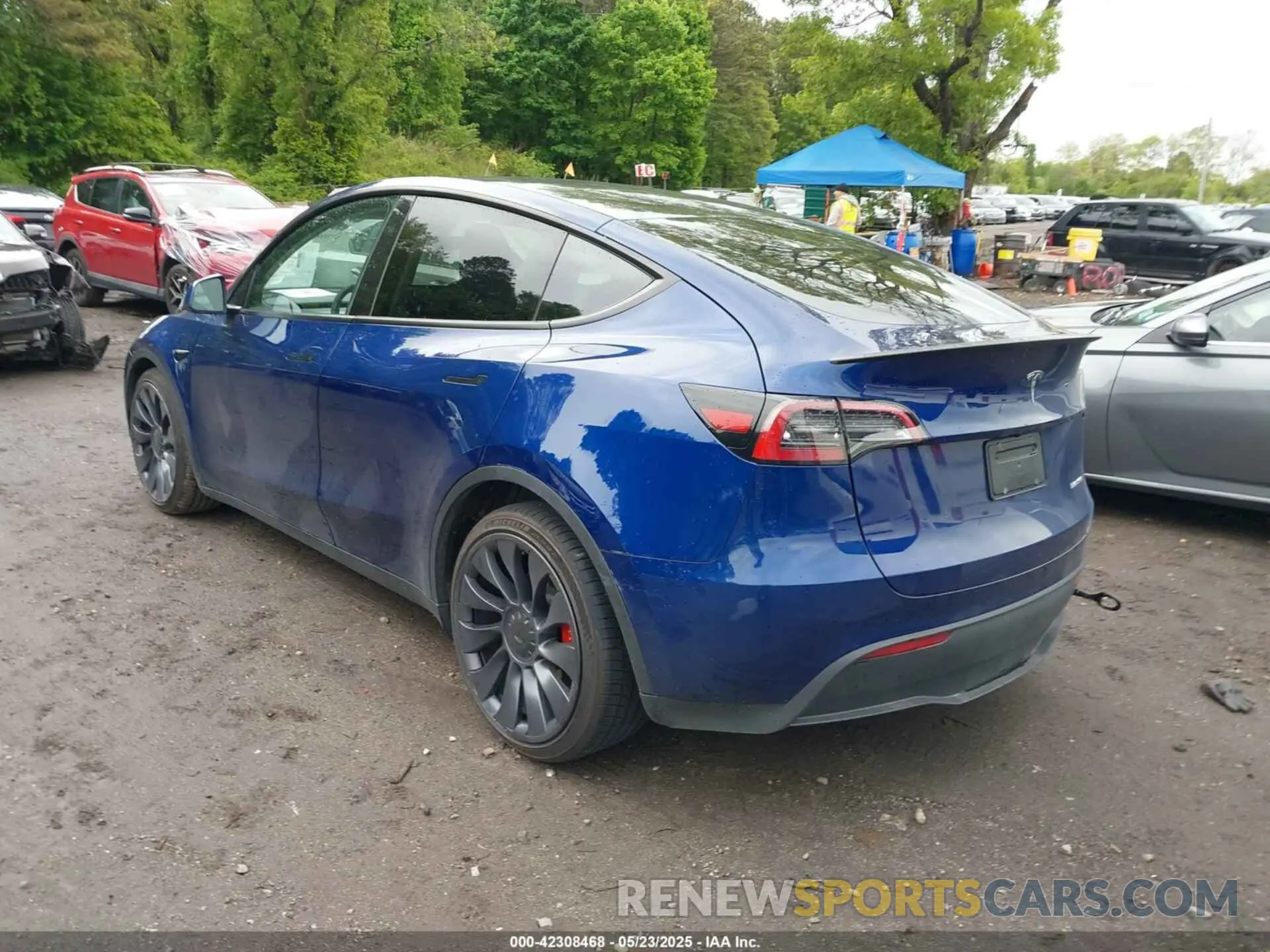 3 Photograph of a damaged car 7SAYGDEF1RA265382 TESLA MODEL Y 2024