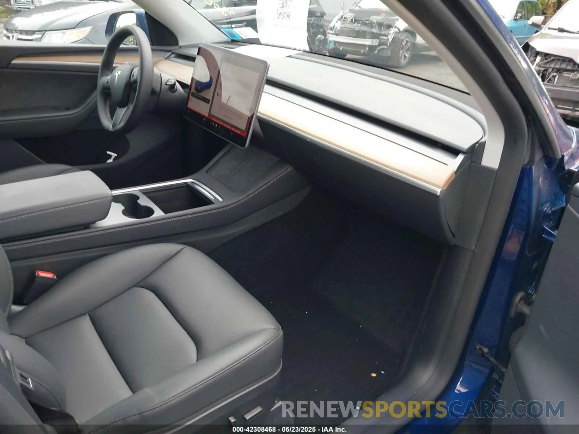 5 Photograph of a damaged car 7SAYGDEF1RA265382 TESLA MODEL Y 2024