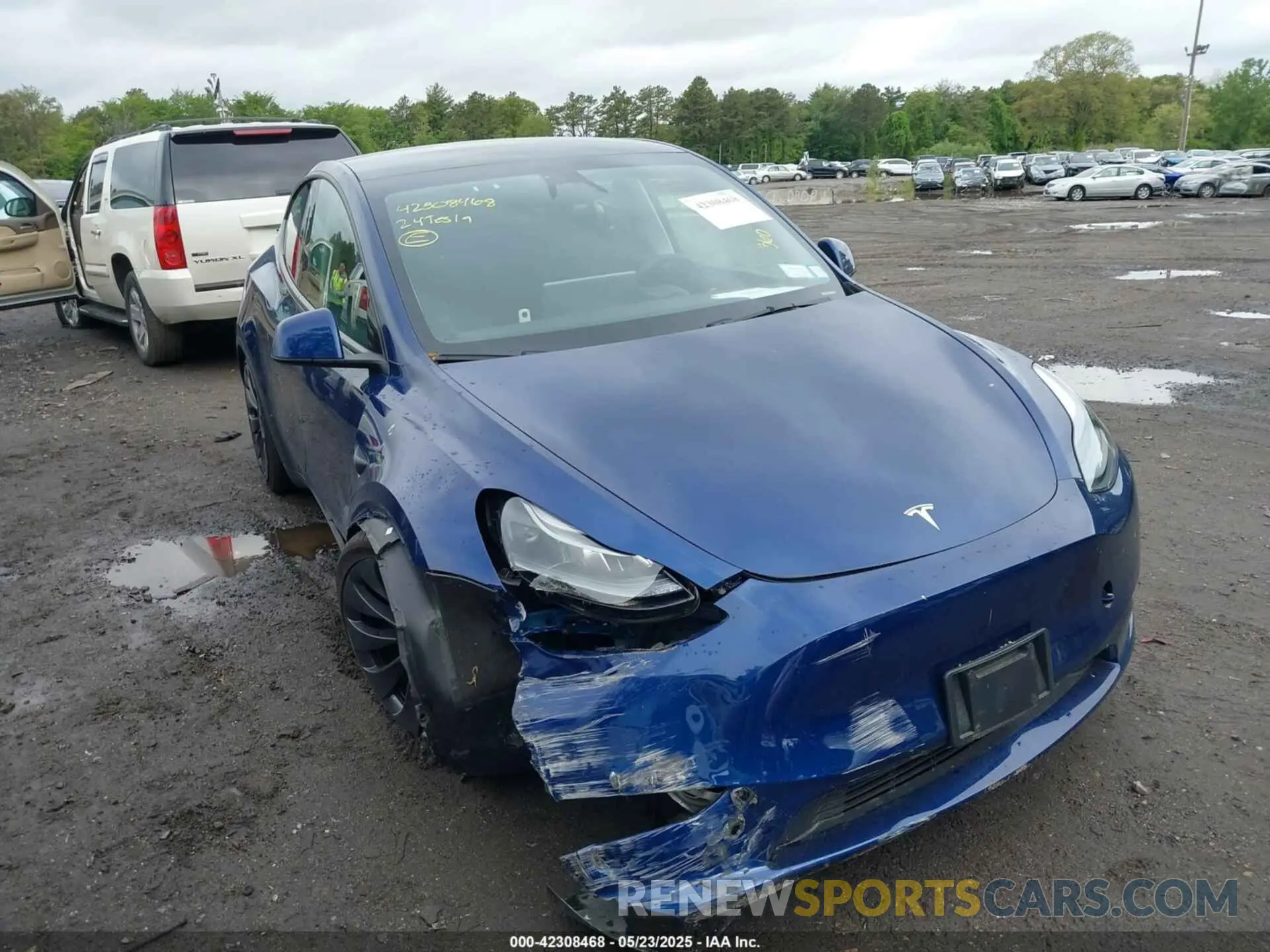6 Photograph of a damaged car 7SAYGDEF1RA265382 TESLA MODEL Y 2024