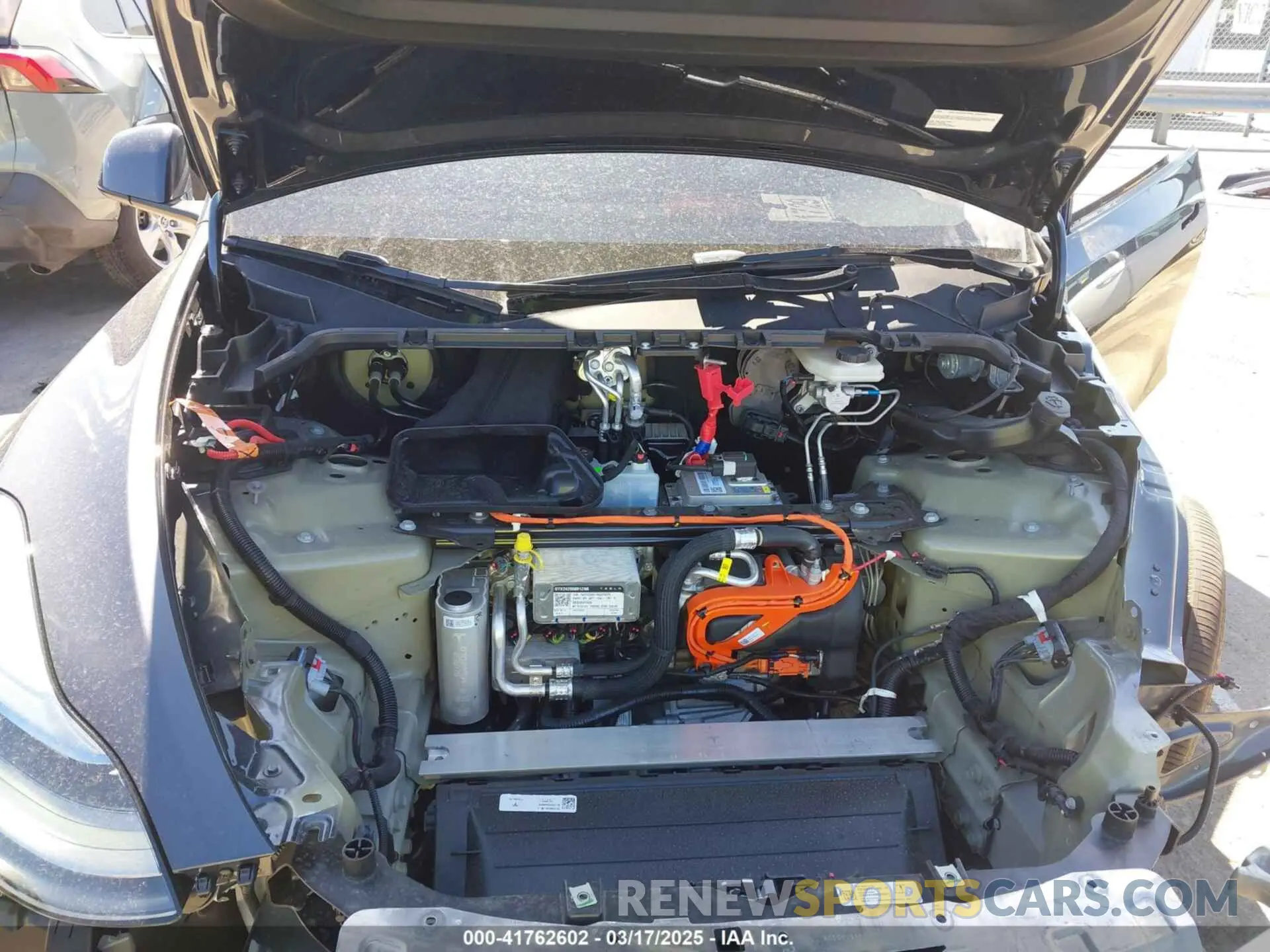10 Photograph of a damaged car 7SAYGDEF1RA329825 TESLA MODEL Y 2024
