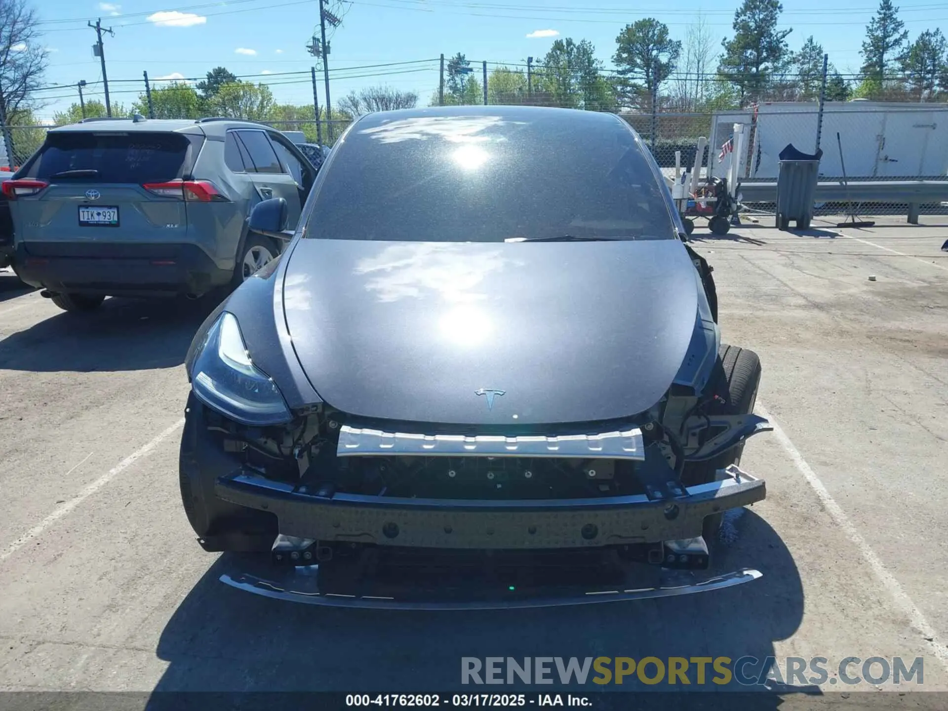 13 Photograph of a damaged car 7SAYGDEF1RA329825 TESLA MODEL Y 2024