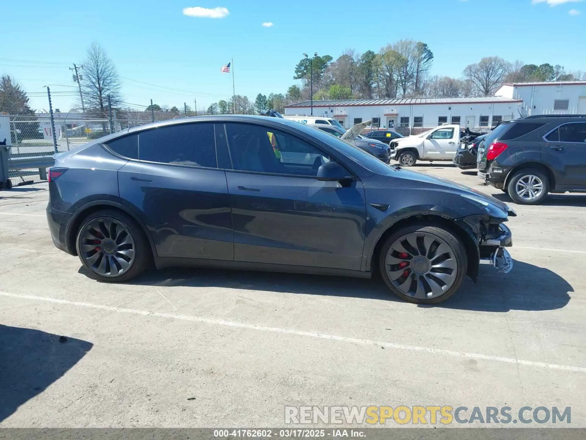 14 Photograph of a damaged car 7SAYGDEF1RA329825 TESLA MODEL Y 2024