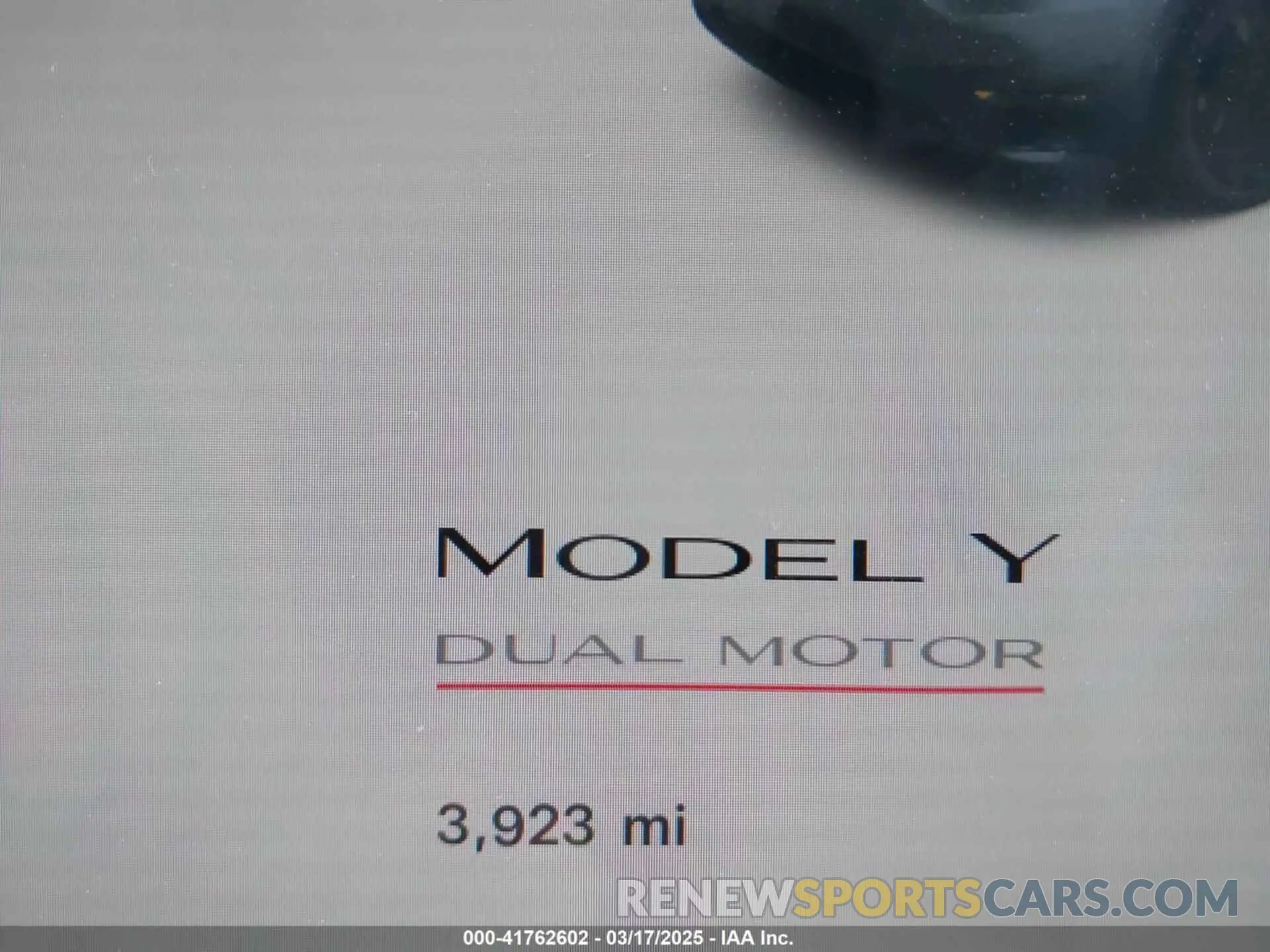 16 Photograph of a damaged car 7SAYGDEF1RA329825 TESLA MODEL Y 2024