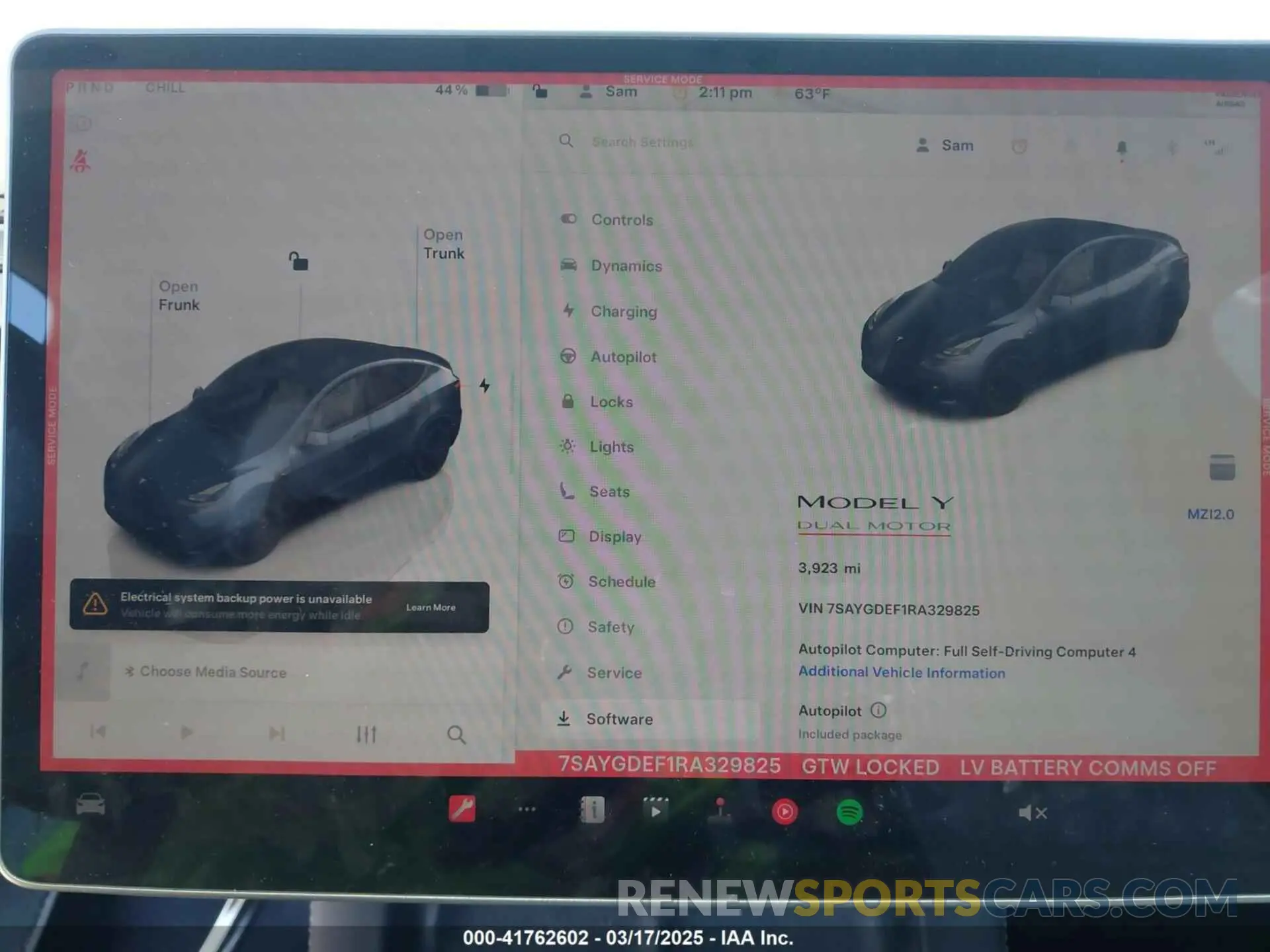 19 Photograph of a damaged car 7SAYGDEF1RA329825 TESLA MODEL Y 2024