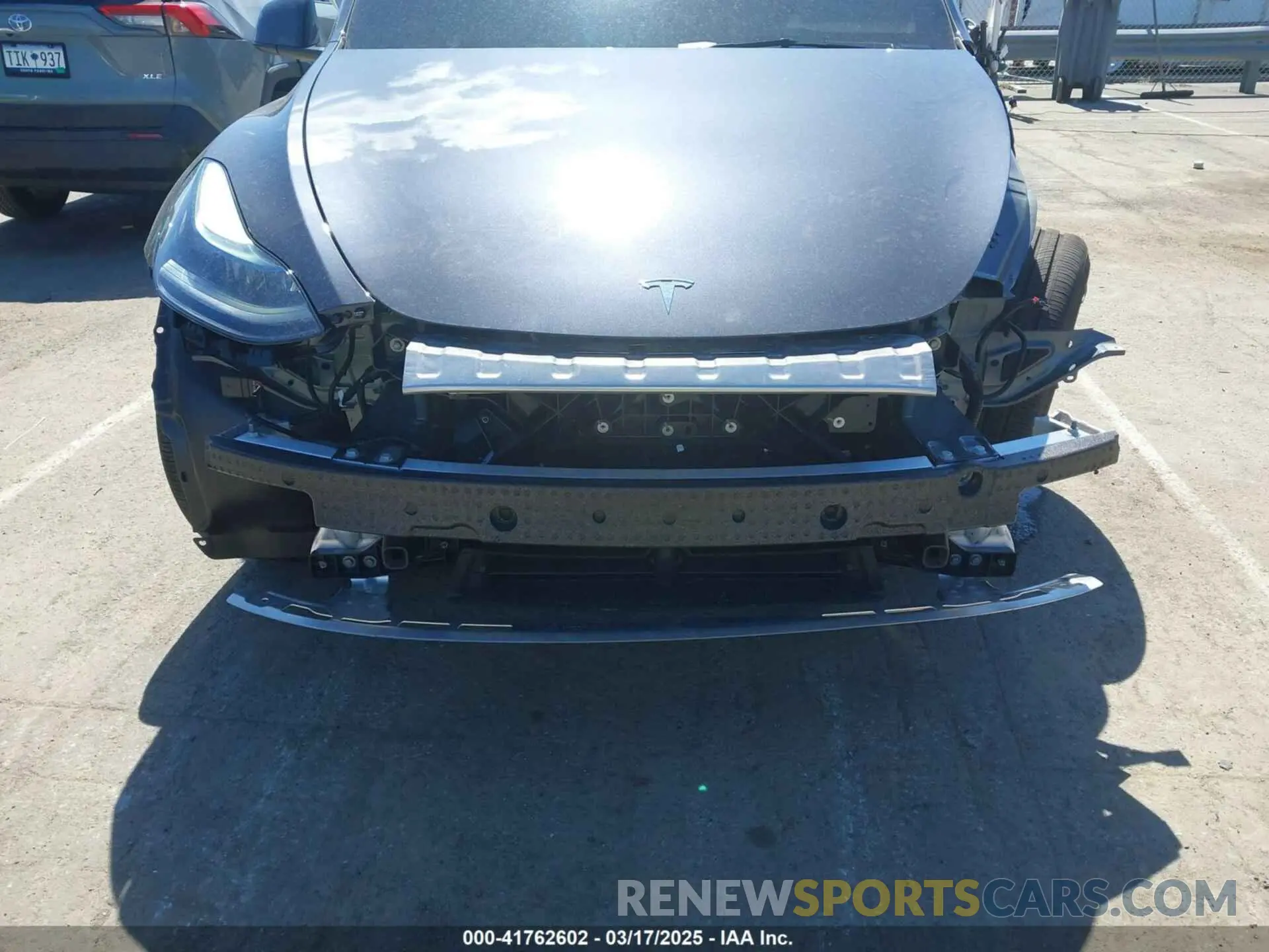 6 Photograph of a damaged car 7SAYGDEF1RA329825 TESLA MODEL Y 2024