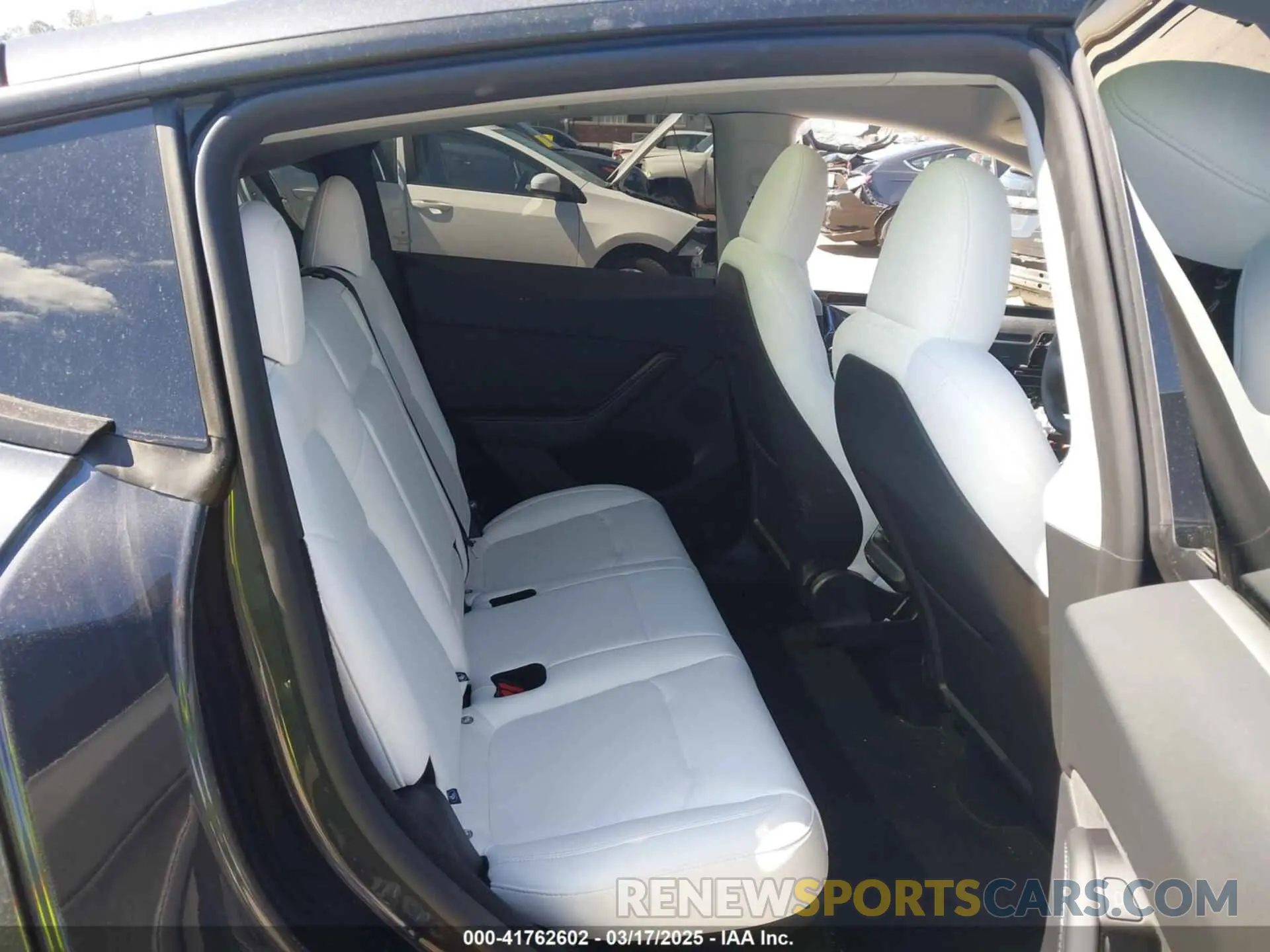 8 Photograph of a damaged car 7SAYGDEF1RA329825 TESLA MODEL Y 2024