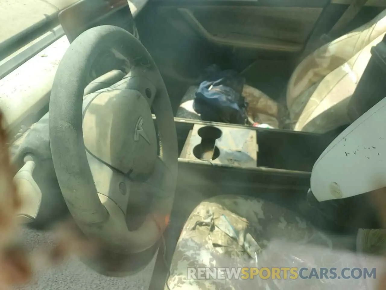 7 Photograph of a damaged car 7SAYGDEF1RF038664 TESLA MODEL Y 2024