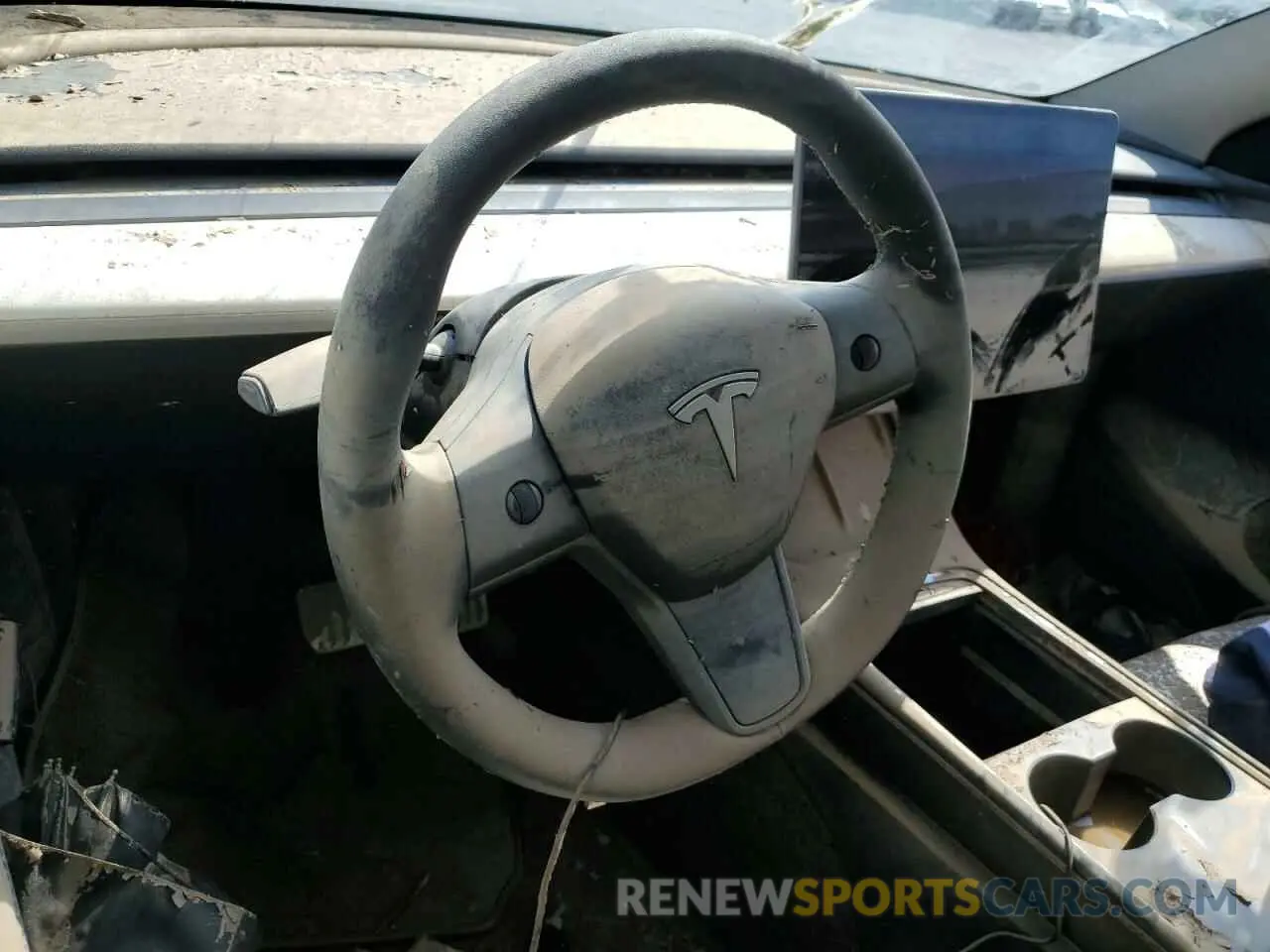 9 Photograph of a damaged car 7SAYGDEF1RF038664 TESLA MODEL Y 2024