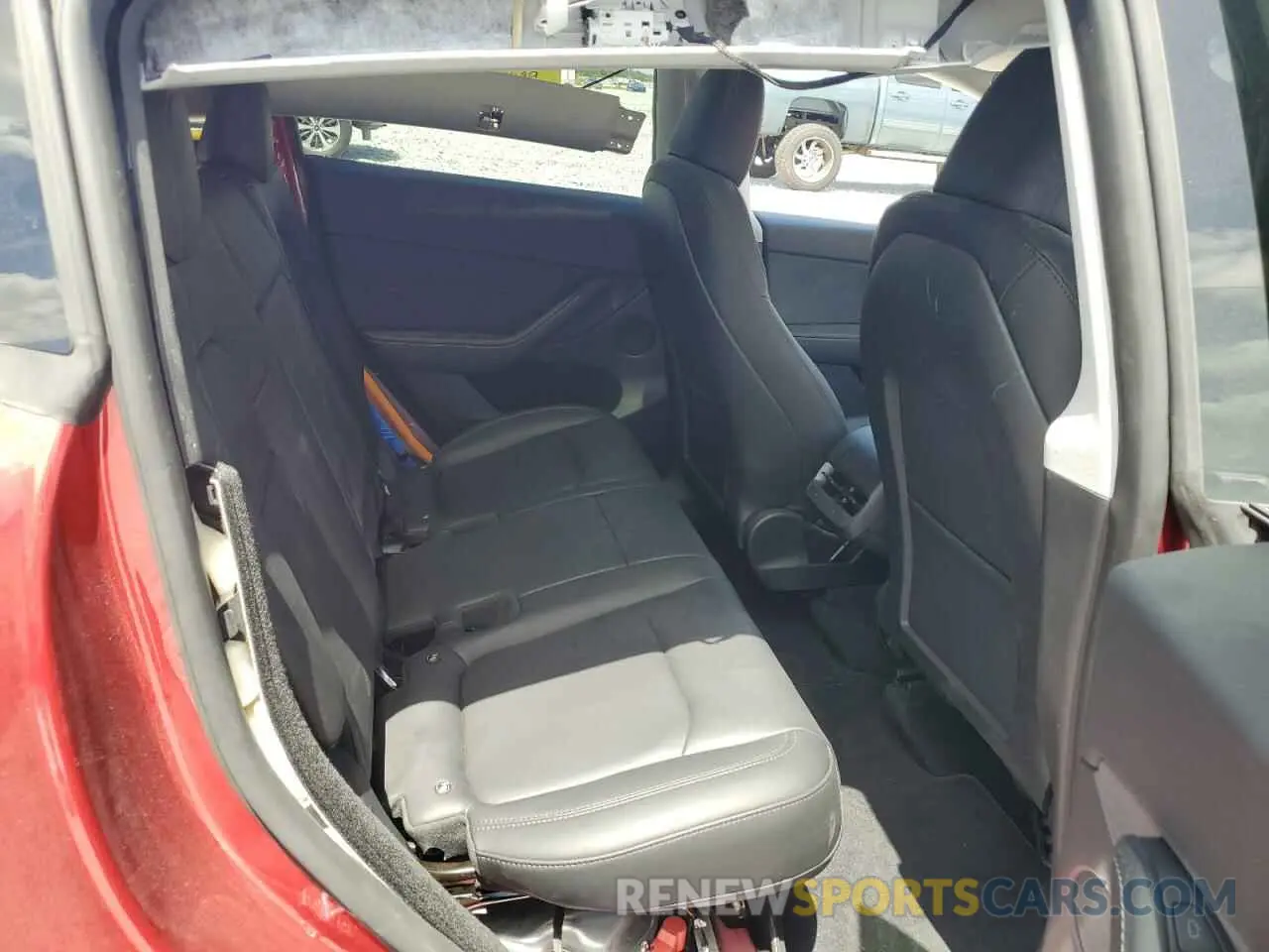 10 Photograph of a damaged car 7SAYGDEF1RF052175 TESLA MODEL Y 2024