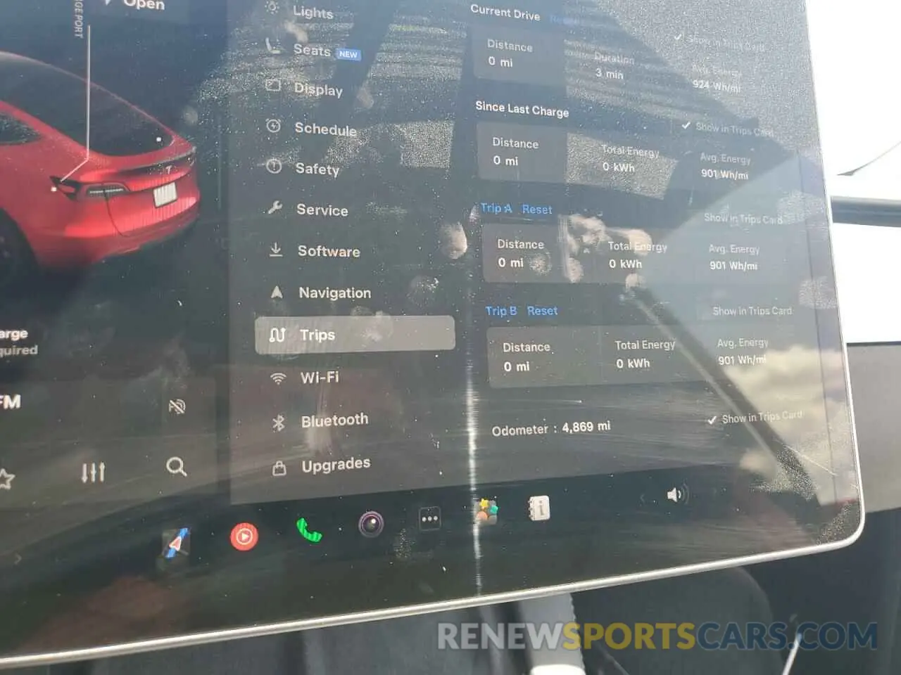 9 Photograph of a damaged car 7SAYGDEF1RF052175 TESLA MODEL Y 2024