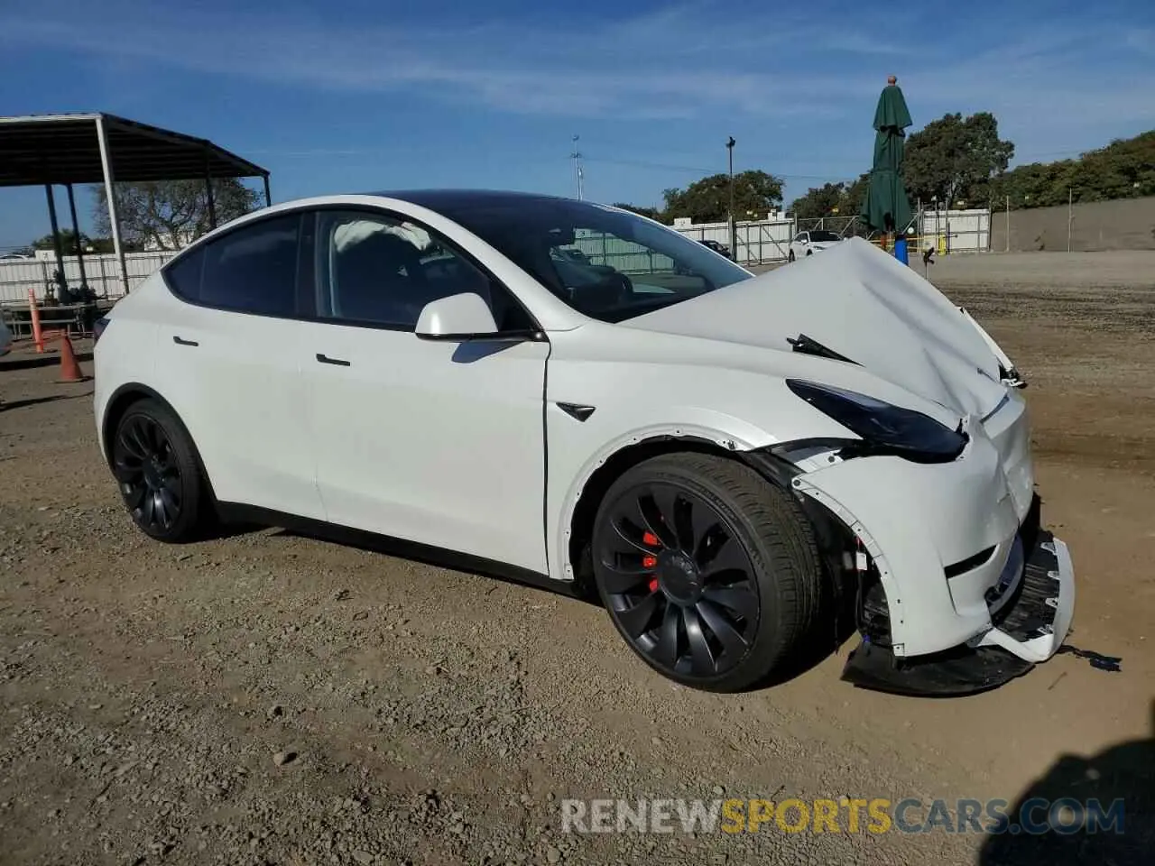 4 Photograph of a damaged car 7SAYGDEF1RF053746 TESLA MODEL Y 2024