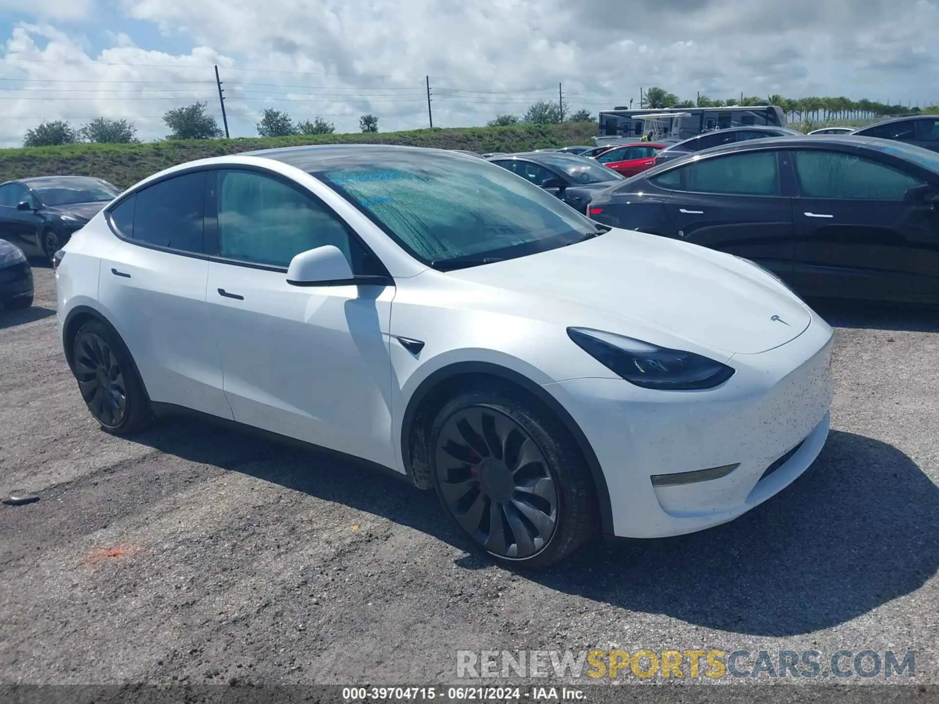1 Photograph of a damaged car 7SAYGDEF2RA268971 TESLA MODEL Y 2024