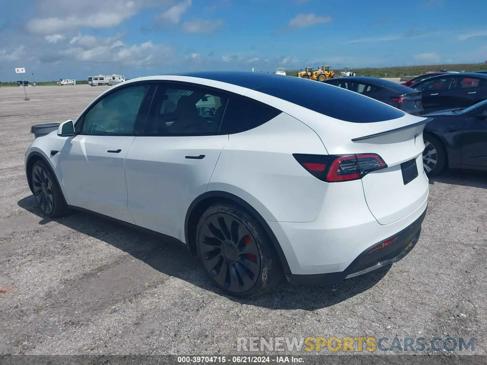 3 Photograph of a damaged car 7SAYGDEF2RA268971 TESLA MODEL Y 2024
