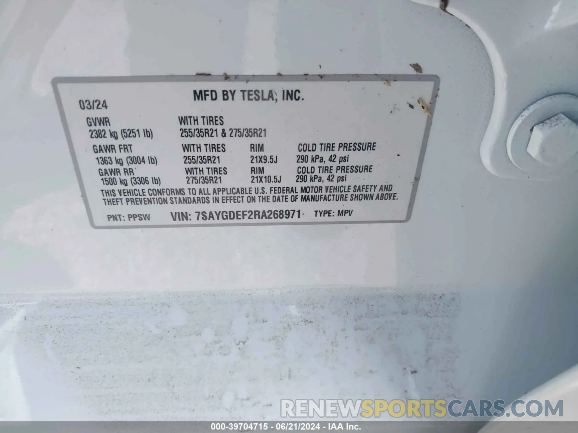 9 Photograph of a damaged car 7SAYGDEF2RA268971 TESLA MODEL Y 2024