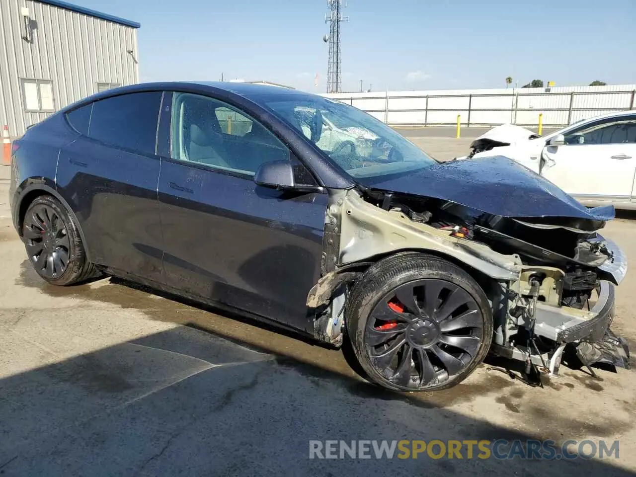 4 Photograph of a damaged car 7SAYGDEF2RF082060 TESLA MODEL Y 2024