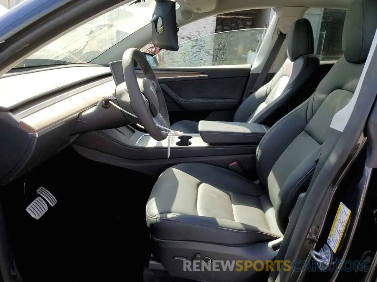 7 Photograph of a damaged car 7SAYGDEF2RF082060 TESLA MODEL Y 2024