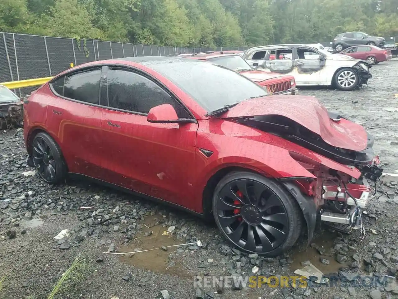 4 Photograph of a damaged car 7SAYGDEF3RA264699 TESLA MODEL Y 2024