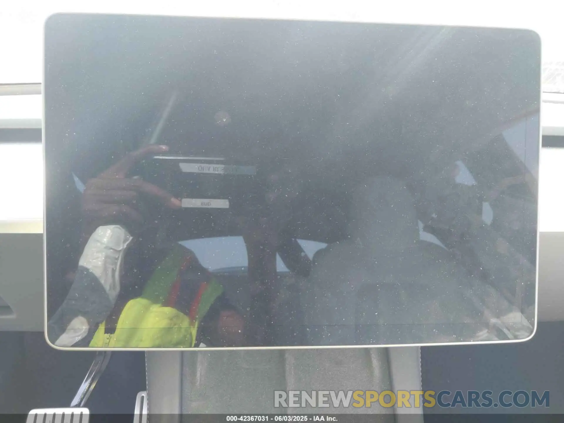 14 Photograph of a damaged car 7SAYGDEF3RA312959 TESLA MODEL Y 2024