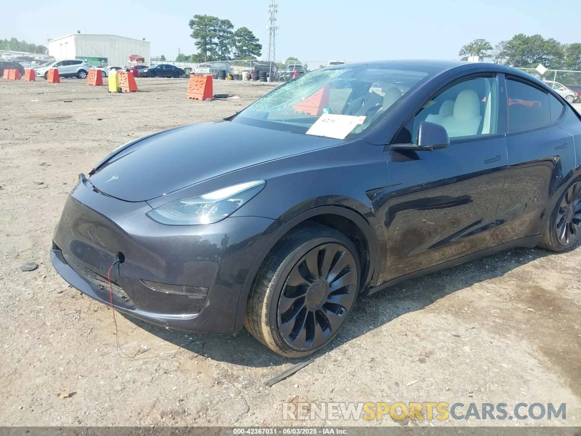 2 Photograph of a damaged car 7SAYGDEF3RA312959 TESLA MODEL Y 2024