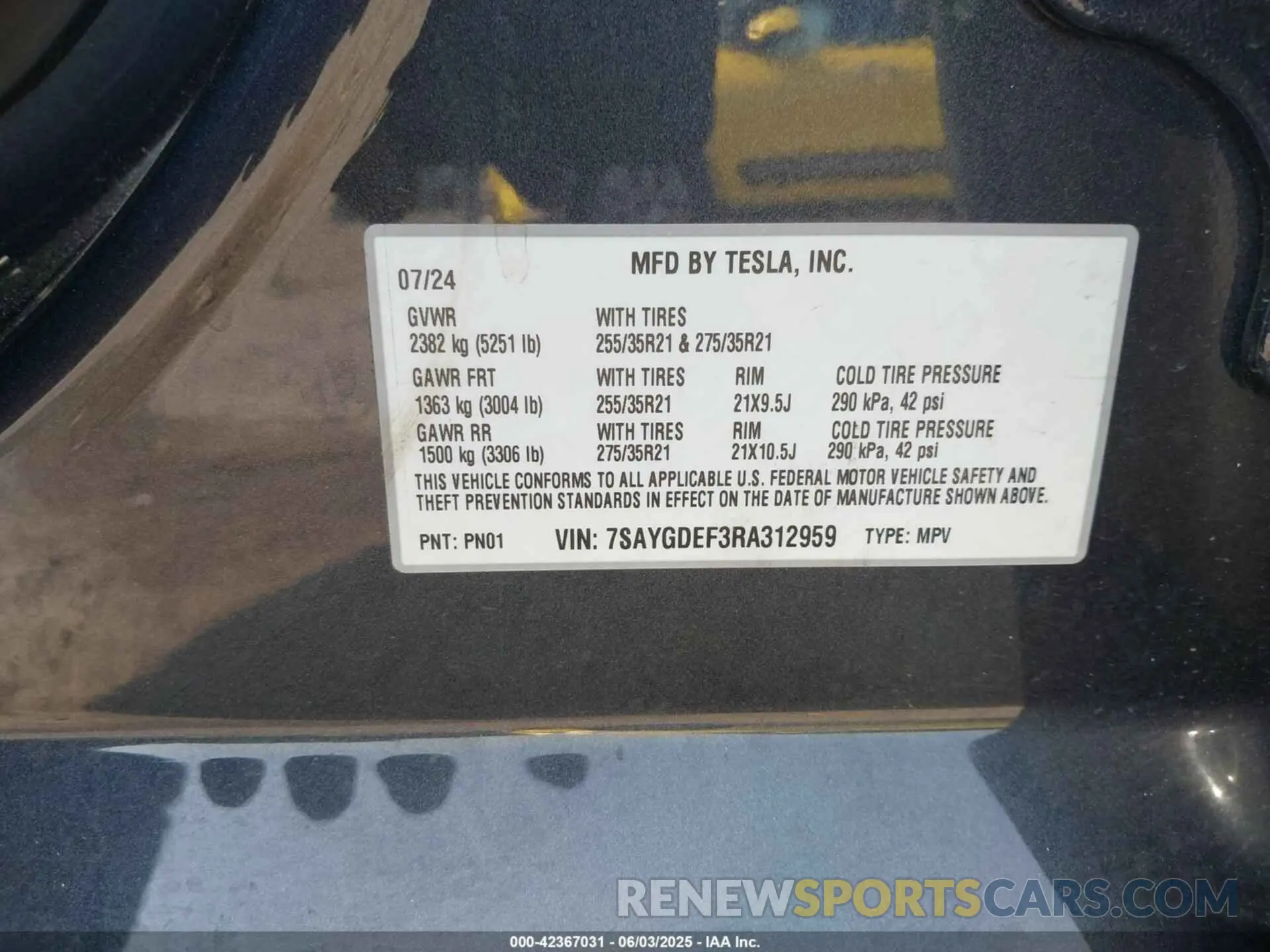 9 Photograph of a damaged car 7SAYGDEF3RA312959 TESLA MODEL Y 2024
