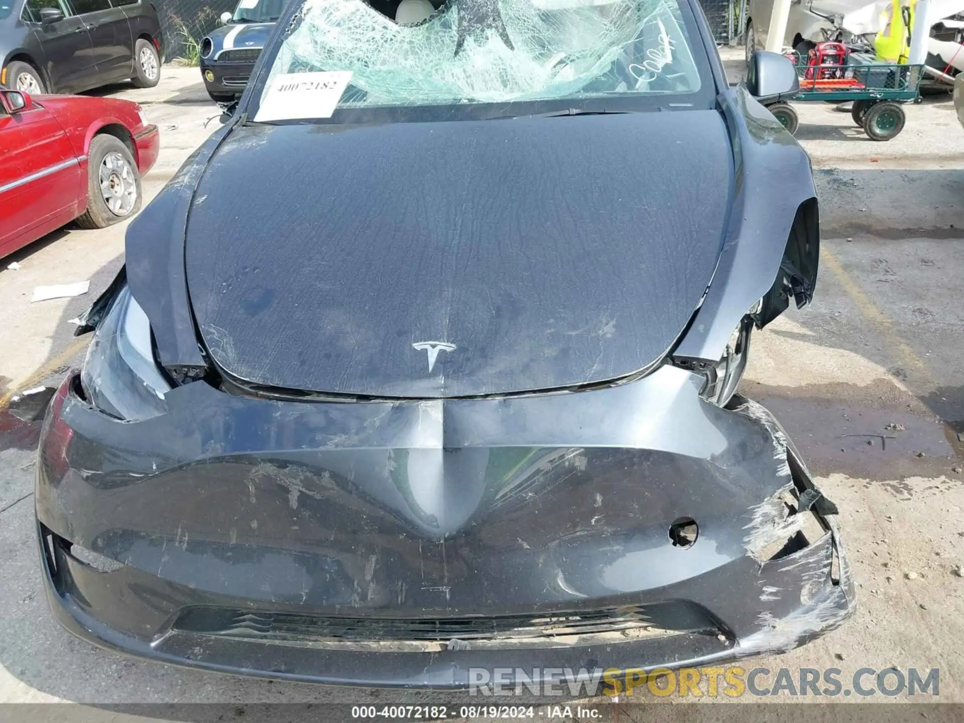 10 Photograph of a damaged car 7SAYGDEF3RF022885 TESLA MODEL Y 2024