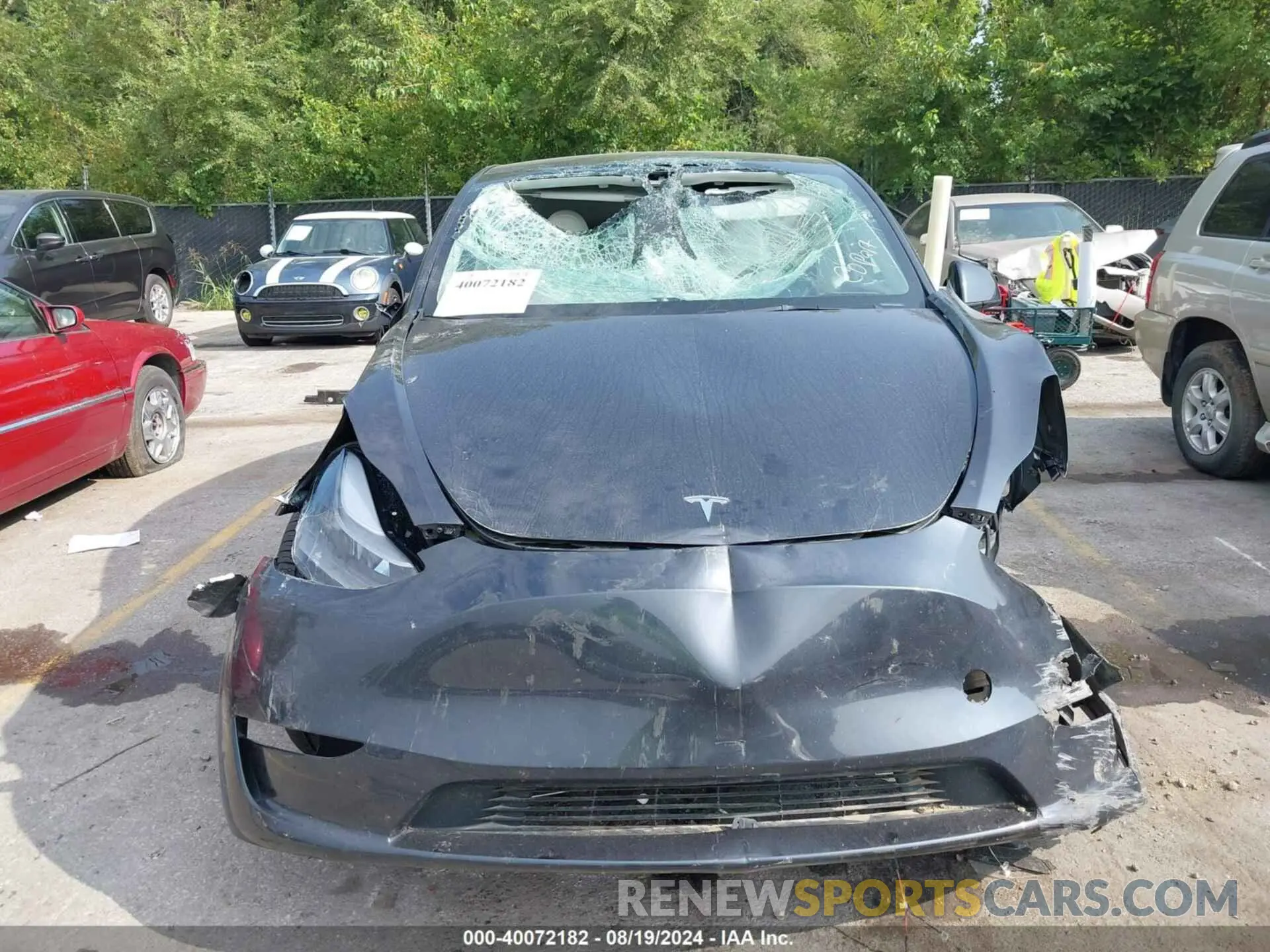 11 Photograph of a damaged car 7SAYGDEF3RF022885 TESLA MODEL Y 2024