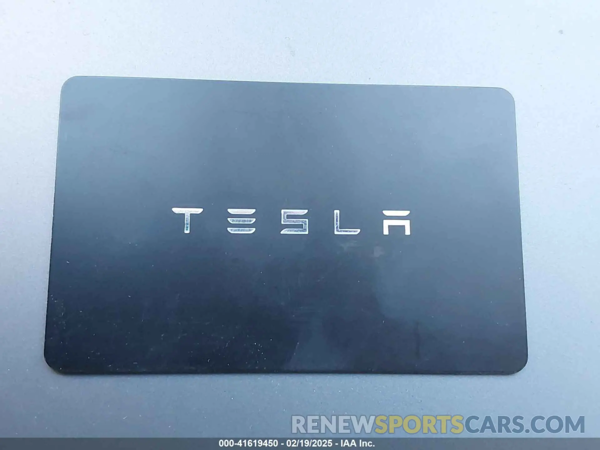 11 Photograph of a damaged car 7SAYGDEF3RF032980 TESLA MODEL Y 2024