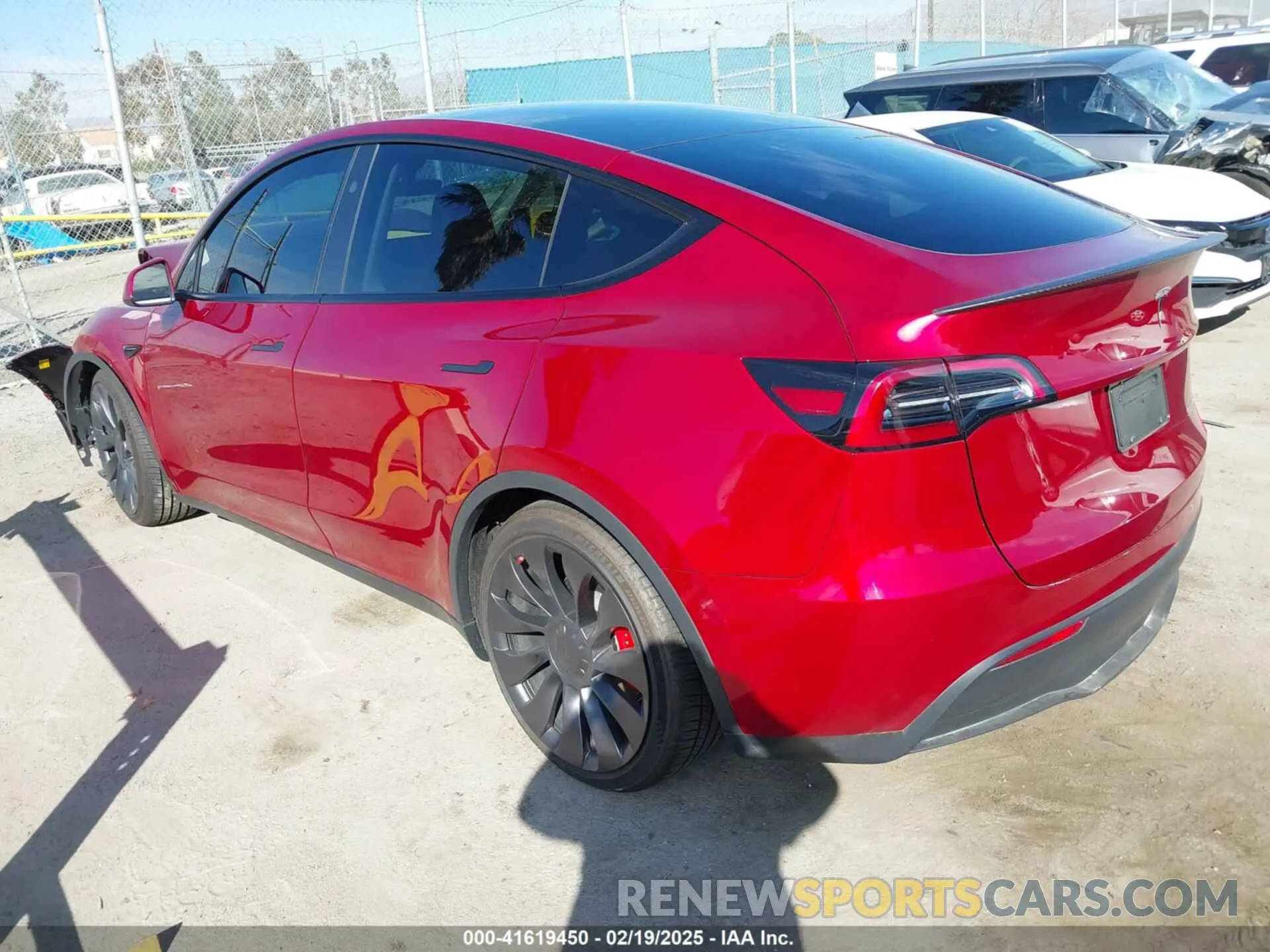 3 Photograph of a damaged car 7SAYGDEF3RF032980 TESLA MODEL Y 2024