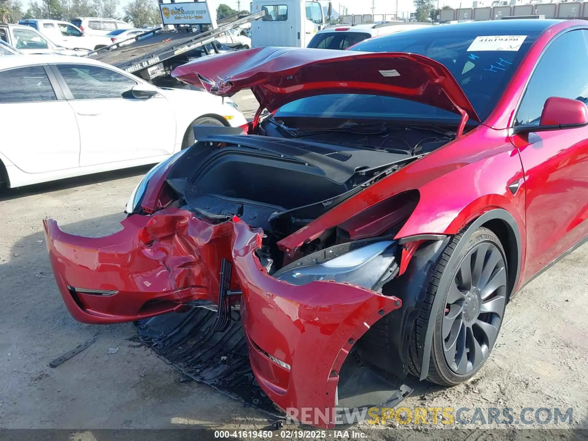 6 Photograph of a damaged car 7SAYGDEF3RF032980 TESLA MODEL Y 2024