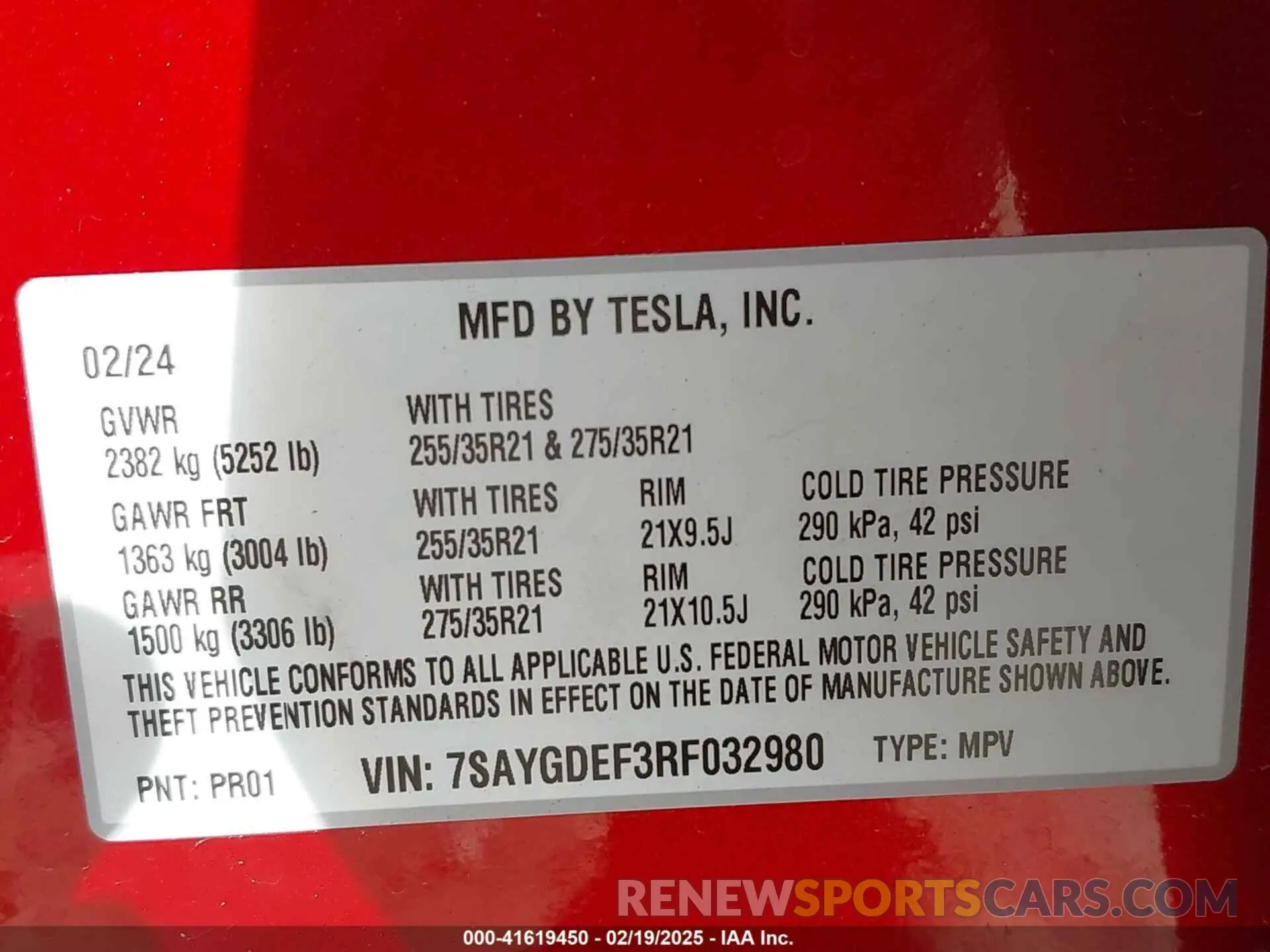 9 Photograph of a damaged car 7SAYGDEF3RF032980 TESLA MODEL Y 2024