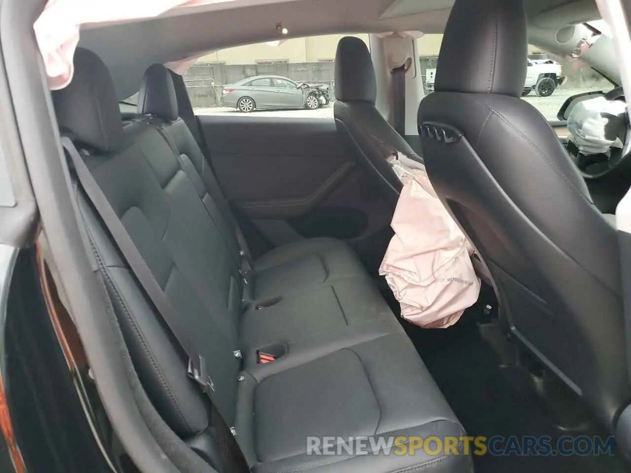 10 Photograph of a damaged car 7SAYGDEF4RA310704 TESLA MODEL Y 2024