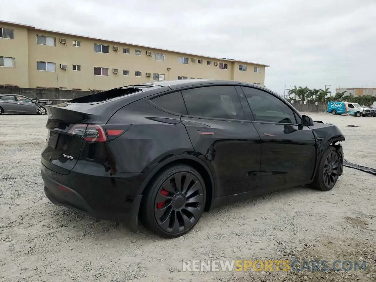 3 Photograph of a damaged car 7SAYGDEF4RA310704 TESLA MODEL Y 2024