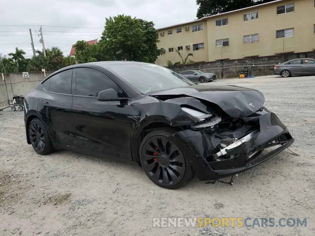 4 Photograph of a damaged car 7SAYGDEF4RA310704 TESLA MODEL Y 2024