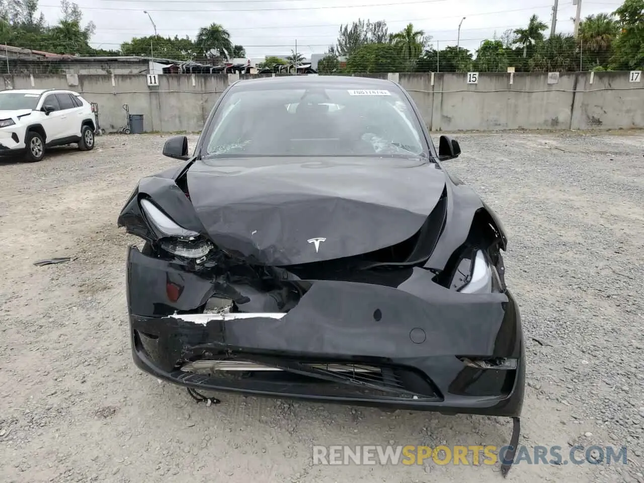 5 Photograph of a damaged car 7SAYGDEF4RA310704 TESLA MODEL Y 2024